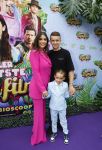 Amsterdam 3 juli 2022
Premiere de Grote slijmfilm in pathe Arena .
Yolanthe Cabau v Kasbergen kwam met haar zoontje Xess Xava en Jessey Sneijder