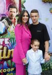 Amsterdam 3 juli 2022
Premiere de Grote slijmfilm in pathe Arena .
Yolanthe Cabau v Kasbergen kwam met haar zoontje Xess Xava en Jessey Sneijder