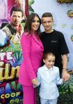 Amsterdam 3 juli 2022
Premiere de Grote slijmfilm in pathe Arena .
Yolanthe Cabau v Kasbergen kwam met haar zoontje Xess Xava en Jessey Sneijder
