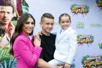 Amsterdam 3 juli 2022
Premiere de Grote slijmfilm in pathe Arena .
Yolanthe Cabau v Kasbergen kwam met haar zoontje Xess Xava en Jessey Sneijder