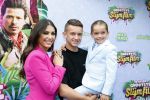 Amsterdam 3 juli 2022
Premiere de Grote slijmfilm in pathe Arena .
Yolanthe Cabau v Kasbergen kwam met haar zoontje Xess Xava en Jessey Sneijder