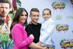 Amsterdam 3 juli 2022
Premiere de Grote slijmfilm in pathe Arena .
Yolanthe Cabau v Kasbergen kwam met haar zoontje Xess Xava en Jessey Sneijder