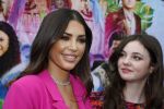 Amsterdam 3 juli 2022
Premiere de Grote slijmfilm in pathe Arena .
Yolanthe Cabau v Kasbergen kwam met haar zoontje Xess Xava en Jessey Sneijder