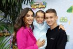 Amsterdam 3 juli 2022
Premiere de Grote slijmfilm in pathe Arena .
Yolanthe Cabau v Kasbergen kwam met haar zoontje Xess Xava en Jessey Sneijder