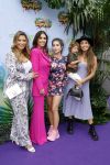 Amsterdam 3 juli 2022
Premiere de Grote slijmfilm in pathe Arena .
Yolanthe Cabau v Kasbergen kwam met haar zoontje Xess Xava en Jessey Sneijder. Ook haar zussen Rebecca Cabau v Kasbergen en Selly zijn aanwezig