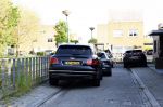 Almere 4 juni 2023
Bij Ali B voor de deur van zijn huis zijn s nachts 2 autos uitgebrand. Een Mercedes AKlasse en een Range Rover Sport . De Bentley Bentega van Ali B had geen schade