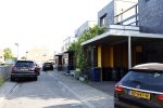 Almere 4 juni 2023
Bij Ali B voor de deur van zijn huis zijn s nachts 2 autos uitgebrand. Een Mercedes AKlasse en een Range Rover Sport . De Bentley Bentega van Ali B had geen schade