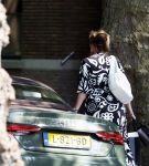 Amsterdam 8 juni 2023
Astrid Joosten arriveert thuis na shoppen .
