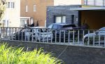 Almere 4 juni 2023
Bij Ali B voor de deur van zijn huis zijn s nachts 2 autos uitgebrand. Een Mercedes AKlasse en een Range Rover Sport . De Bentley Bentega van Ali B had geen schade