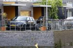Almere 4 juni 2023
Bij Ali B voor de deur van zijn huis zijn s nachts 2 autos uitgebrand. Een Mercedes AKlasse en een Range Rover Sport . De Bentley Bentega van Ali B had geen schade
