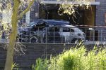Almere 4 juni 2023
Bij Ali B voor de deur van zijn huis zijn s nachts 2 autos uitgebrand. Een Mercedes AKlasse en een Range Rover Sport . De Bentley Bentega van Ali B had geen schade