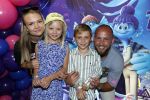 Amsterdam 24 juni 2023
Premiere TIENER MET TENTAKELS in Pathe Arena .
Edino v Dorsten met vriendin en kinderen