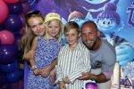 Amsterdam 24 juni 2023
Premiere TIENER MET TENTAKELS in Pathe Arena .
Edino v Dorsten met vriendin en kinderen
