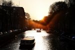 Amsterdam 17 april 2023
Ondergaande zon op de grachten van Amsterdam.
