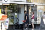 Huizen Bussum 17 juni 2023
Jeroen Rietbergen doet boodschappen en rijdt daarna weer naar het huis van zijn vriendin Linda de Mol
