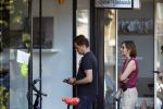 Huizen Bussum 17 juni 2023
Jeroen Rietbergen doet boodschappen en rijdt daarna weer naar het huis van zijn vriendin Linda de Mol