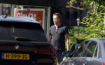 Huizen Bussum 17 juni 2023
Jeroen Rietbergen doet boodschappen en rijdt daarna weer naar het huis van zijn vriendin Linda de Mol