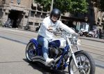 Amsterdam 5 juni 2023
Koen Verweij op een hele dikke Harley Davidson.