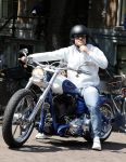 Amsterdam 5 juni 2023
Koen Verweij op een hele dikke Harley Davidson.
