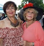 Haarzuilens 21 juni 2023
Nationale Haringparty bij Kasteel de Haar in Haarzuilens .
Liesbeth v Dijk en Astrid Engels