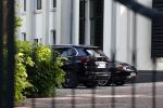 Huizen Bussum 17 juni 2023
Jeroen Rietbergen doet boodschappen en rijdt daarna weer naar het huis van zijn vriendin Linda de Mol.
auto's Linda en Jeroen