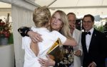 Amsterdam 10 juni 2023
Het 31e Amsterdam diner in AFAS Live tbv het Aidsfonds.
Linda de Mol kwam met Iebele v d Meulen  en werd opgevangen door prinses Mabel .