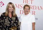 Amsterdam 10 juni 2023
Het 31e Amsterdam diner in AFAS Live tbv het Aidsfonds.
Linda de Mol kwam met Iebele v d Meulen  en werd opgevangen door prinses Mabel .