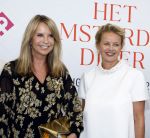 Amsterdam 10 juni 2023
Het 31e Amsterdam diner in AFAS Live tbv het Aidsfonds.
Linda de Mol kwam met Iebele v d Meulen  en werd opgevangen door prinses Mabel .