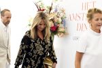 Amsterdam 10 juni 2023
Het 31e Amsterdam diner in AFAS Live tbv het Aidsfonds.
Linda de Mol kwam met Iebele v d Meulen  en werd opgevangen door prinses Mabel .