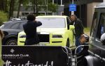 Amsterdam 1 juni 2023
Talkies terras award bij the Harbour Club .
Marcel Stolk bekijkt Rolls Royce
