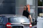 Alkmaar Muiden Huizen 7 juni 2023
Marco Borsato haalt met zijn porsche Taycan een pakketje op in het centrum van Alkmaar . Daarn rijdt hij naar het huis van Leontine. Onderweg koopt hij bij benzinepomp twee flesjes water.