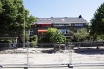 Amsterdam juni 2023
De weg voor het huis van Martijn Krabbe is helemaal op gebroken.