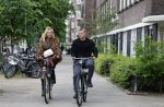 Amsterdam 1 juni 2023
Matthijs de Ligt en zijn vriendin Annekee Molenaar op de fiets in Amsterdam.