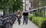 Amsterdam 1 juni 2023
Matthijs de Ligt en zijn vriendin Annekee Molenaar op de fiets in Amsterdam.