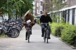 Amsterdam 1 juni 2023
Matthijs de Ligt en zijn vriendin Annekee Molenaar op de fiets in Amsterdam.
