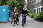 Amsterdam 1 juni 2023
Matthijs de Ligt en zijn vriendin Annekee Molenaar op de fiets in Amsterdam.