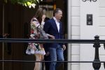 Amsterdam 6 juni 2023
Michiel Mol en zijn vrouw Marloes Mens verlaten het Waldorf ASstoria Hotel. Ze zijn vandaag 5 jaar getrouwd.