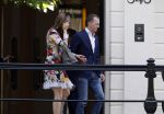 Amsterdam 6 juni 2023
Michiel Mol en zijn vrouw Marloes Mens verlaten het Waldorf ASstoria Hotel. Ze zijn vandaag 5 jaar getrouwd.
