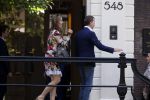 Amsterdam 6 juni 2023
Michiel Mol en zijn vrouw Marloes Mens verlaten het Waldorf ASstoria Hotel. Ze zijn vandaag 5 jaar getrouwd.