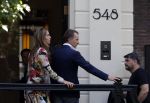 Amsterdam 6 juni 2023
Michiel Mol en zijn vrouw Marloes Mens verlaten het Waldorf ASstoria Hotel. Ze zijn vandaag 5 jaar getrouwd.