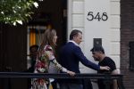 Amsterdam 6 juni 2023
Michiel Mol en zijn vrouw Marloes Mens verlaten het Waldorf ASstoria Hotel. Ze zijn vandaag 5 jaar getrouwd.