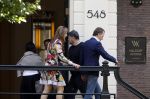Amsterdam 6 juni 2023
Michiel Mol en zijn vrouw Marloes Mens verlaten het Waldorf ASstoria Hotel. Ze zijn vandaag 5 jaar getrouwd.
