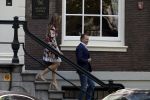 Amsterdam 6 juni 2023
Michiel Mol en zijn vrouw Marloes Mens verlaten het Waldorf ASstoria Hotel. Ze zijn vandaag 5 jaar getrouwd.