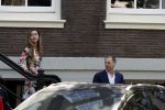 Amsterdam 6 juni 2023
Michiel Mol en zijn vrouw Marloes Mens verlaten het Waldorf ASstoria Hotel. Ze zijn vandaag 5 jaar getrouwd.