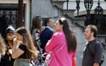 Amsterdam 6 juni 2023
Michiel Mol en zijn vrouw Marloes Mens verlaten het Waldorf ASstoria Hotel. Ze zijn vandaag 5 jaar getrouwd.