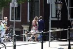 Amsterdam 6 juni 2023
Michiel Mol en zijn vrouw Marloes Mens verlaten het Waldorf ASstoria Hotel. Ze zijn vandaag 5 jaar getrouwd.