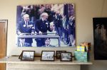 Soestdijk 15 juni 2023
Opnames van de grote sinterklaasfilm op paleis Soestdijk . Op kantoor staan nog foto's van oa Prins Berenhard en Prinses Juliana  ,de kluis en div Boeken
