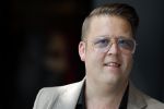 Amsterdam 11 juni 2023
Presentatie cd Jeffrey Schenk en Bobbie Eakes bij the Harbour Club.
Rutger v barneveld met vriendin