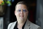 Amsterdam 11 juni 2023
Presentatie cd Jeffrey Schenk en Bobbie Eakes bij the Harbour Club.
Rutger v barneveld met vriendin