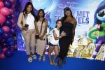 Amsterdam 24 juni 2023
Premiere TIENER MET TENTAKELS in Pathe Arena .
Vonneke Bonneke zwanger met dochter